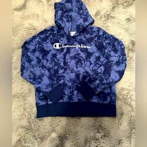 M blue champion sweater